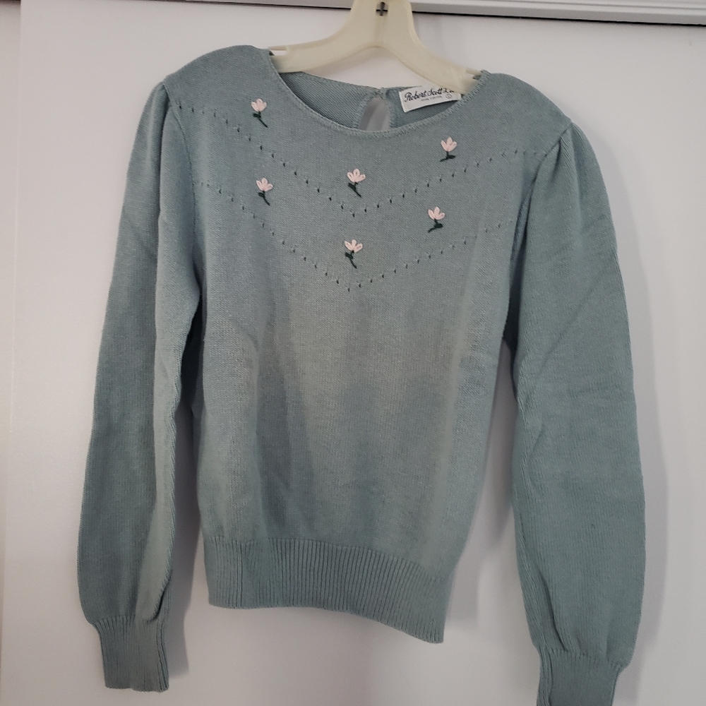 Robert Scott Ltd sweater top with embroidered flowers, size L, but runs small